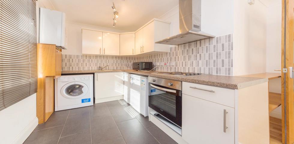 			2 Bedroom, 1 bath, 1 reception Flat			 Heathfield Park, WILLESDEN GREEN